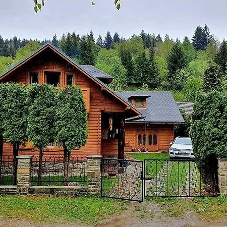 Carovna Pri Potoku S Krbom V Interieri Lazy pod Makytou